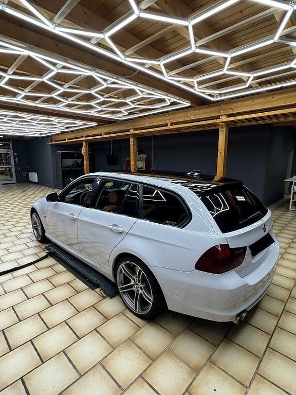Gebraucht BMW 325 Shadowline 204 PS (150 kW) 2011 Grau Kombi