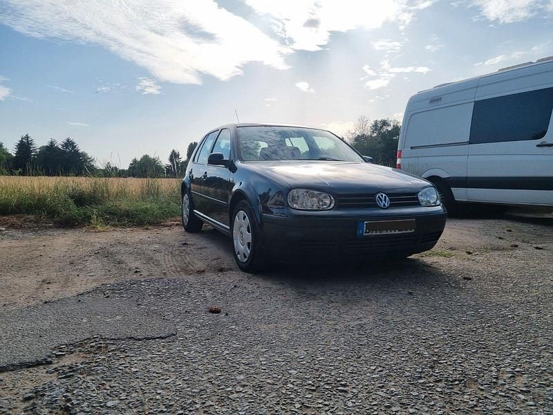 Schwarz Gebraucht 2001 VW Golf IV Limousine | 500 € (Superpreis) - Bild 1/4