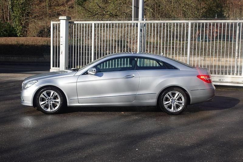 Gebraucht Mercedes E350 272 PS (200 kW) 2009 Iridiumsilber metallic Coupé