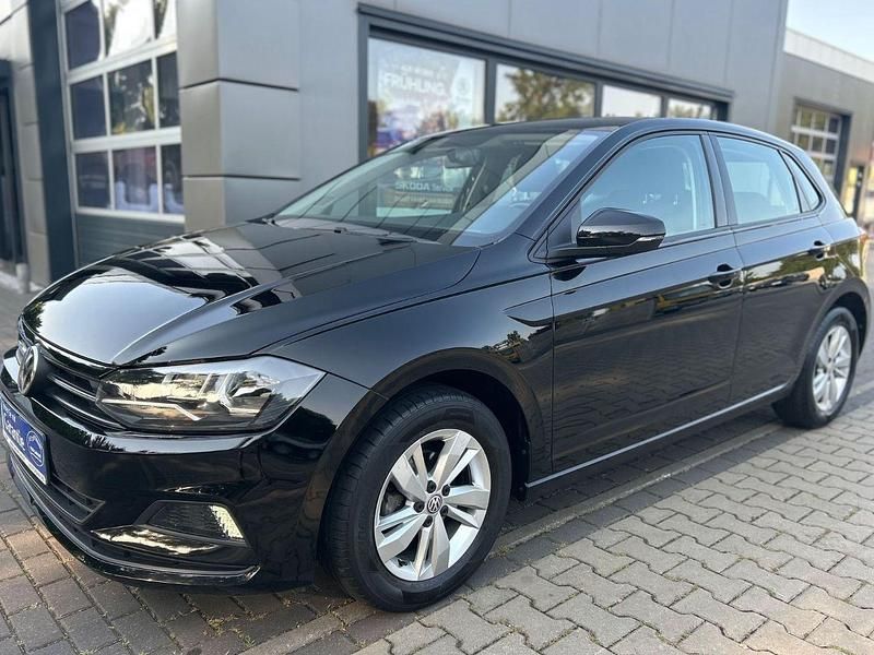 Schwarz Gebraucht 2019 VW Polo Comfortline Kleinwagen | 10.950 € (Guter Preis) - Bild 1/4