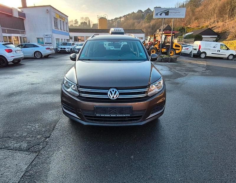 Braun Gebraucht 2014 VW Tiguan SUV | 8.900 € (Superpreis) - Bild 1/4