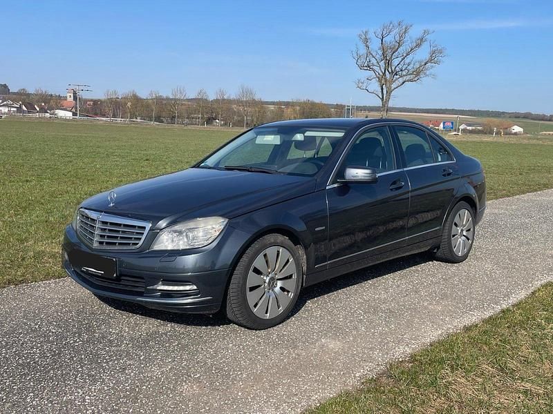 Gebraucht Mercedes C350 231 PS (169 kW) 2010 Grau Limousine