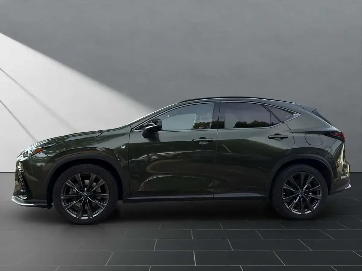 Gebraucht Lexus NX450h+ E-FOUR 309 PS (227 kW) 2022 Grün SUV