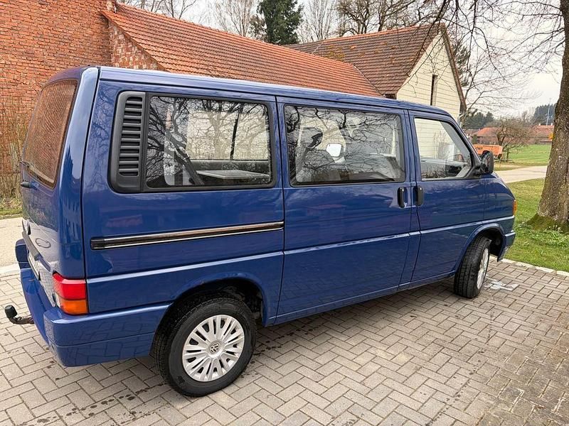 Usata VW Multivan 84 CV (61 kW) 1995 Blu Monovolume