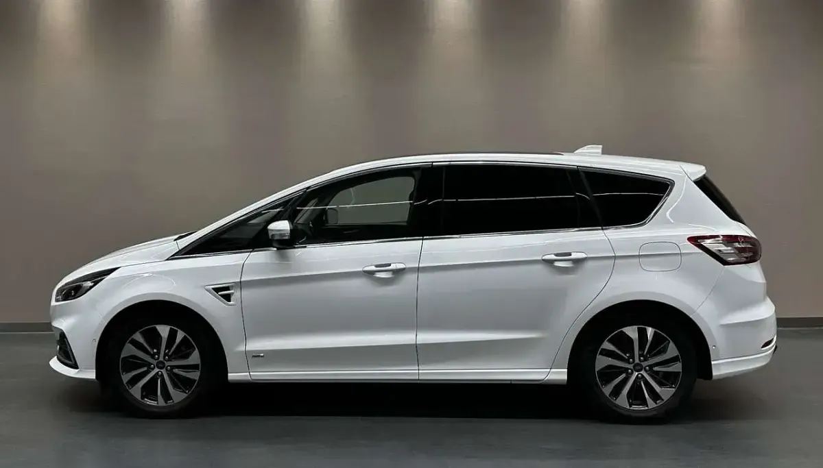 Gebraucht Ford S-MAX Titanium 190 PS (139 kW) 2022 Weiß Van / Kleinbus