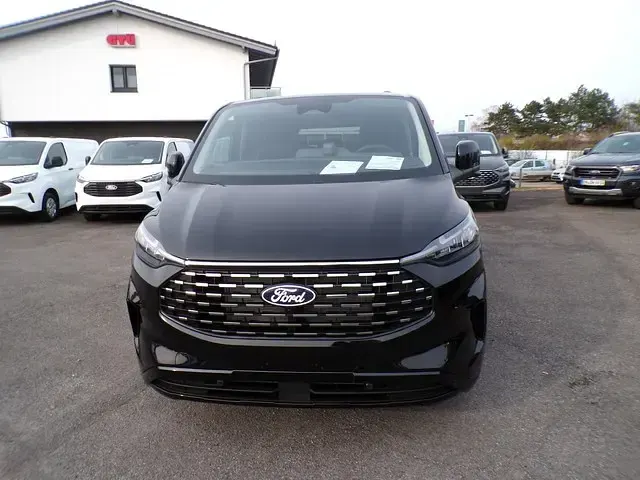 Neu Ford Tourneo Custom Titanium X 170 PS (125 kW) 2026 Schwarz metallic Van