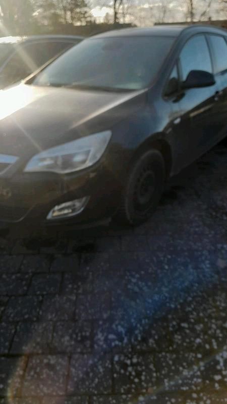Gebraucht Opel Astra 130 PS (95 kW) 2011 Kombi