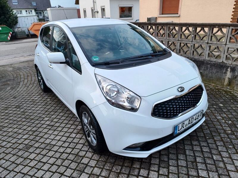 Weiß Gebraucht 2017 Kia Venga DREAM-TEAM Edition Kleinwagen | 9.999 € (Fairer Preis) - Bild 1/4