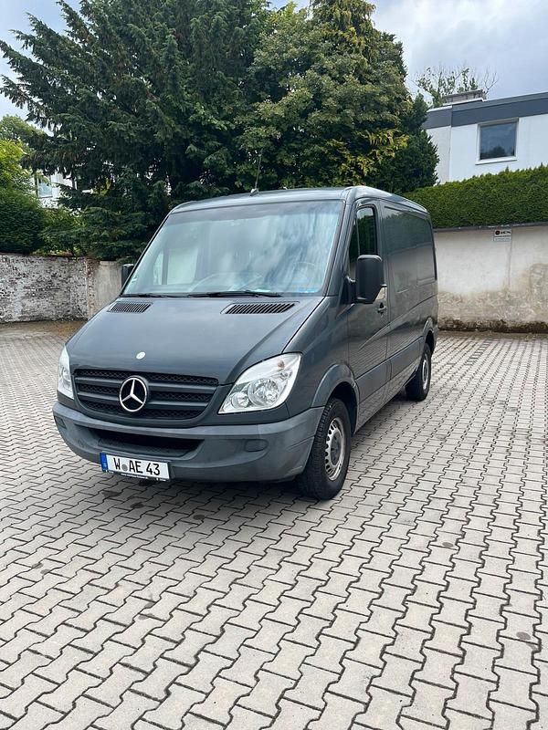 Grau Gebraucht 2012 Mercedes Sprinter Van | 14.200 € - Bild 1/4