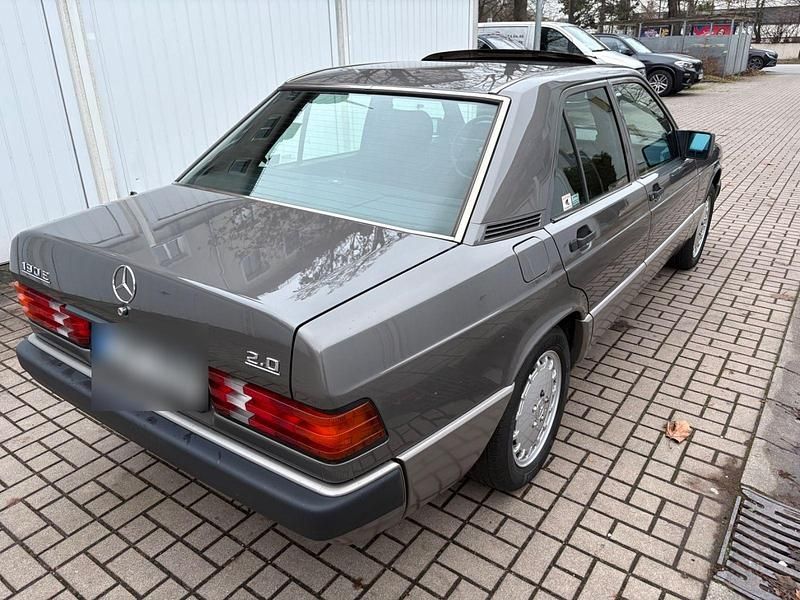 Gebraucht Mercedes 190 122 PS (89 kW) 1992 Grau Limousine