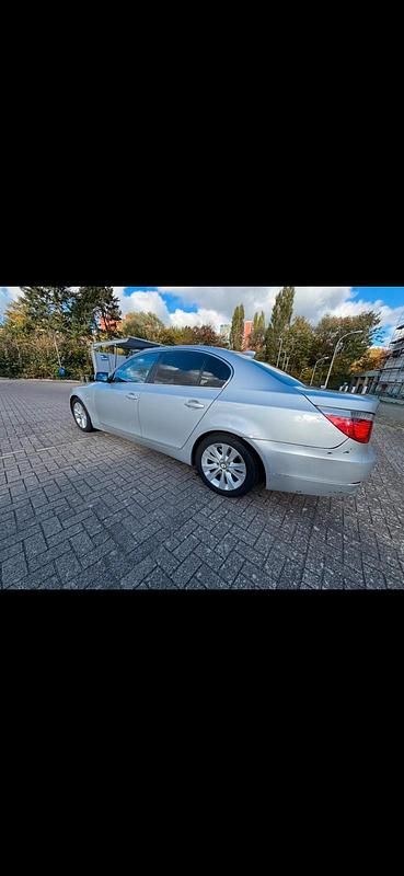 Gebraucht BMW 525 177 PS (130 kW) 2006 Silber Limousine