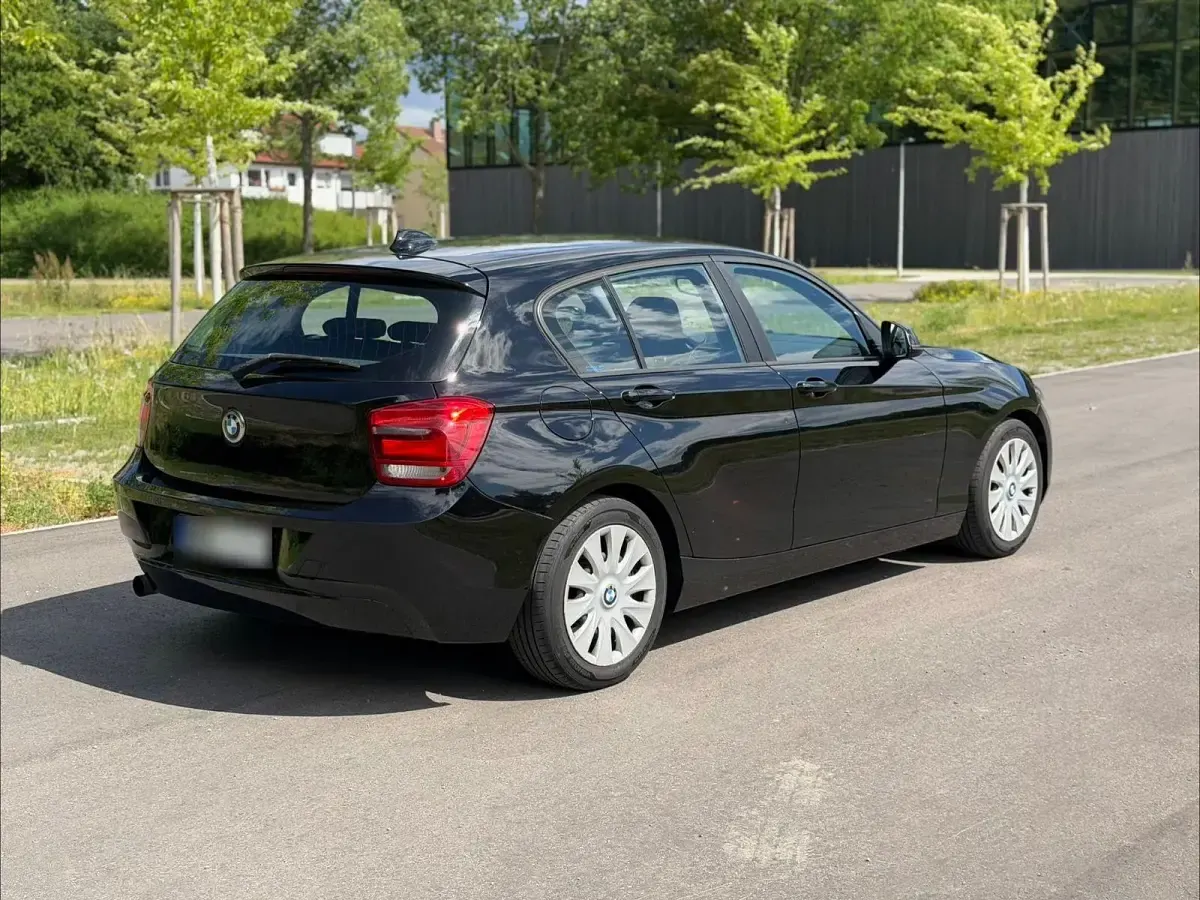 Gebraucht BMW 114 102 PS (75 kW) 2012 Schwarz Kleinwagen