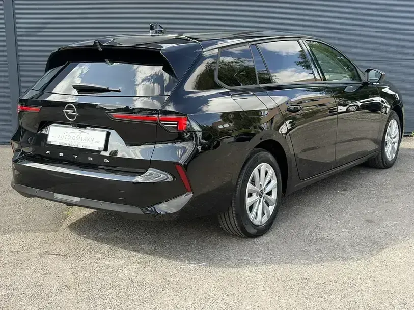 Gebraucht Opel Astra Business Edition 131 PS (96 kW) 2024 Lackierung schwarz perla nera/ Kleinwagen
