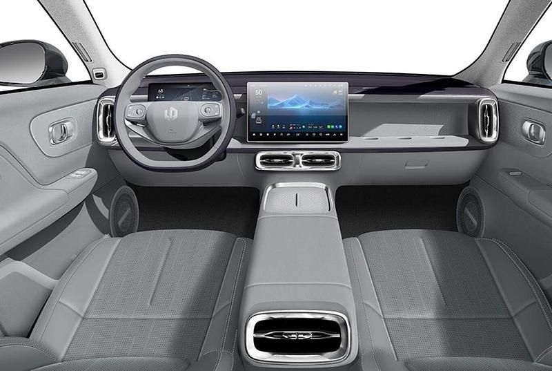 Neu Leapmotor B10 160 kW (218 PS) 2026 Light white SUV