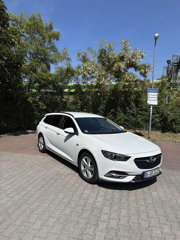 Weiß Gebraucht 2019 Opel Insignia Business Innovation Kombi | 12.499 € (Fairer Preis) - Bild 1/4