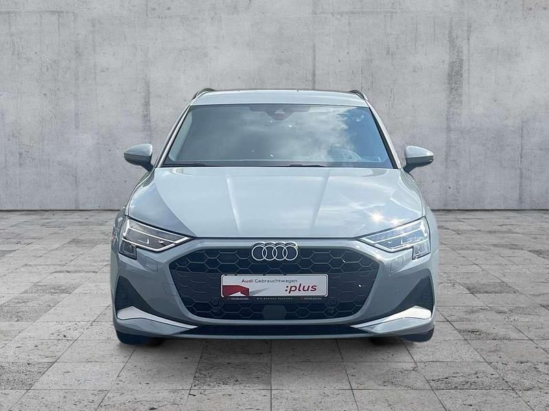 Second-hand Audi A3 Advanced 204 CP (150 kW) 2025 Gri Berlinǎ