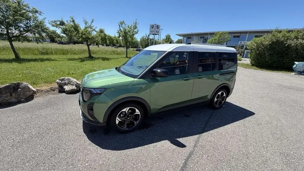 Gebraucht Ford Tourneo 125 PS (91 kW) 2024 Kombi