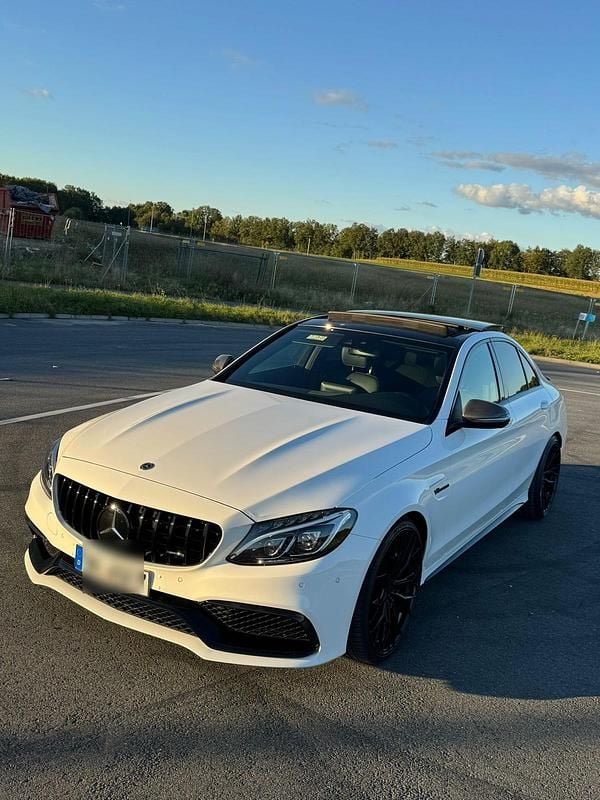 Weiß Gebraucht 2017 Mercedes C63 AMG AMG Limousine | 35.000 € (Superpreis) - Bild 1/4