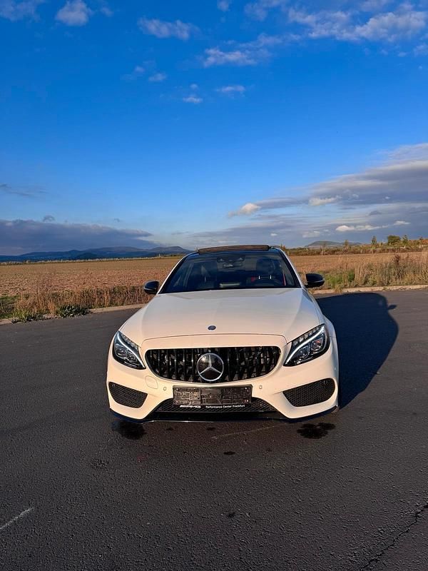Weiß Gebraucht 2017 Mercedes C43 AMG AMG Limousine | 32.400 € (Etwas zu teuer) - Bild 1/4