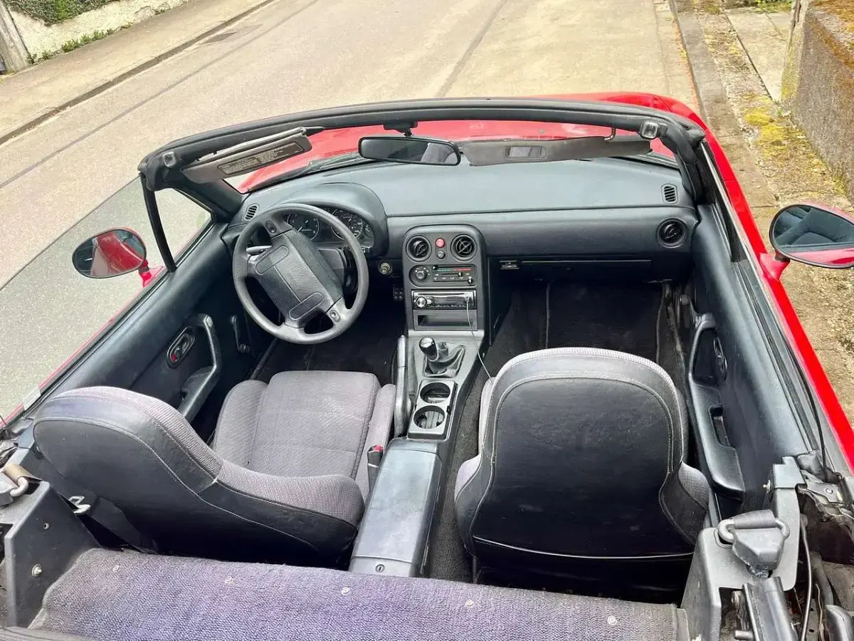Second-hand Mazda MX5 116 CP (85 kW) 1990 Roșu Cabrio