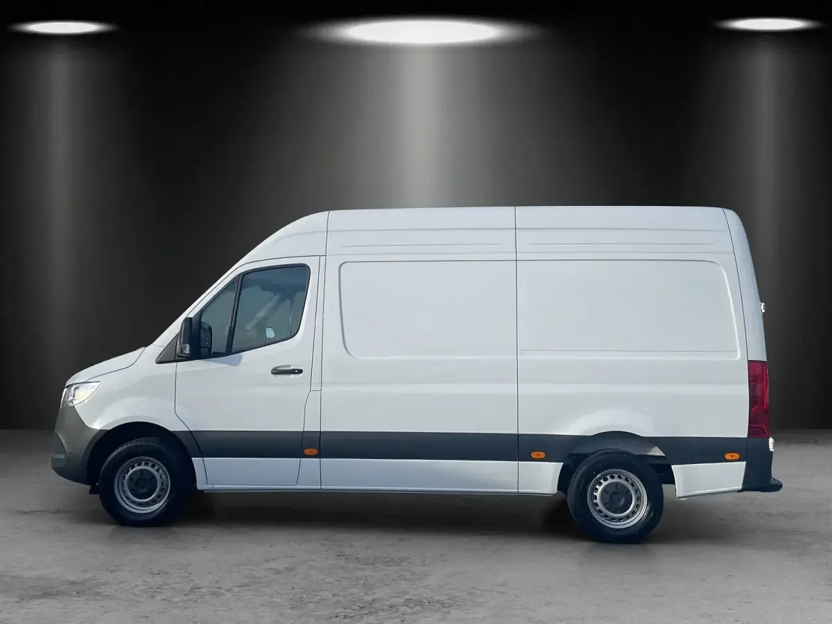 Gebraucht Mercedes Sprinter 150 PS (110 kW) 2025 Arktikweiß Van