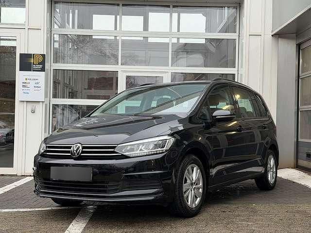 Schwarz metallic Gebraucht 2022 VW Touran Comfortline Van / Kleinbus | 31.690 € (Etwas zu teuer) - Bild 1/1