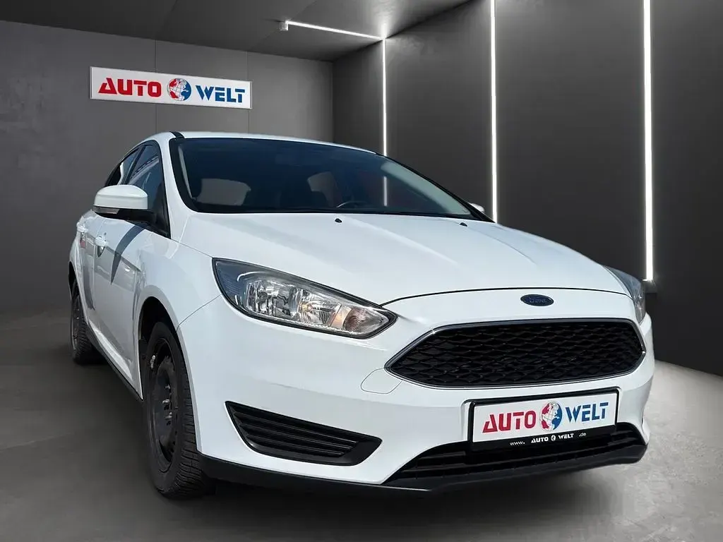 Gebraucht Ford Focus 95 PS (69 kW) 2016 Weiß Limousine