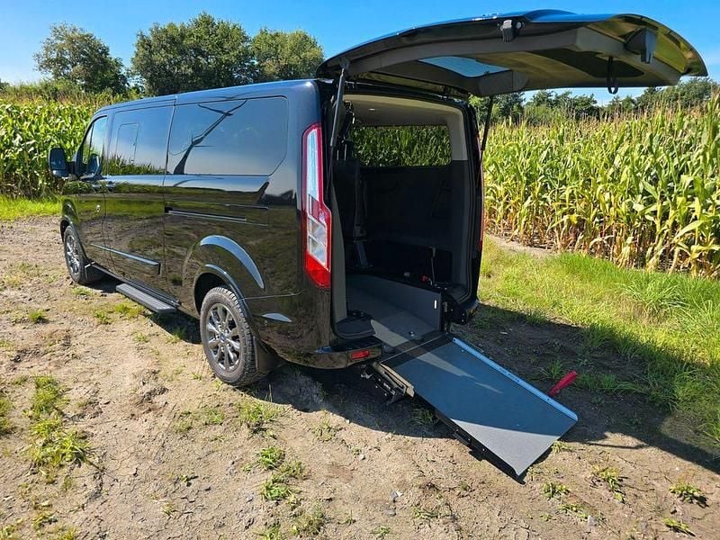 Schwarz Gebraucht 2021 Ford Transit Tourneo Titanium Van / Kleinbus | 52.950 € - Bild 1/4