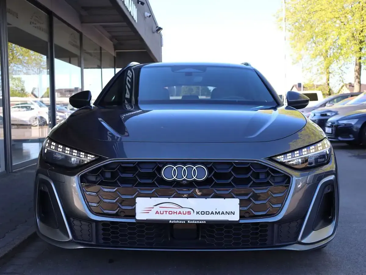 Second-hand Audi A5 S-Line 204 CP (150 kW) 2025 Gri Break