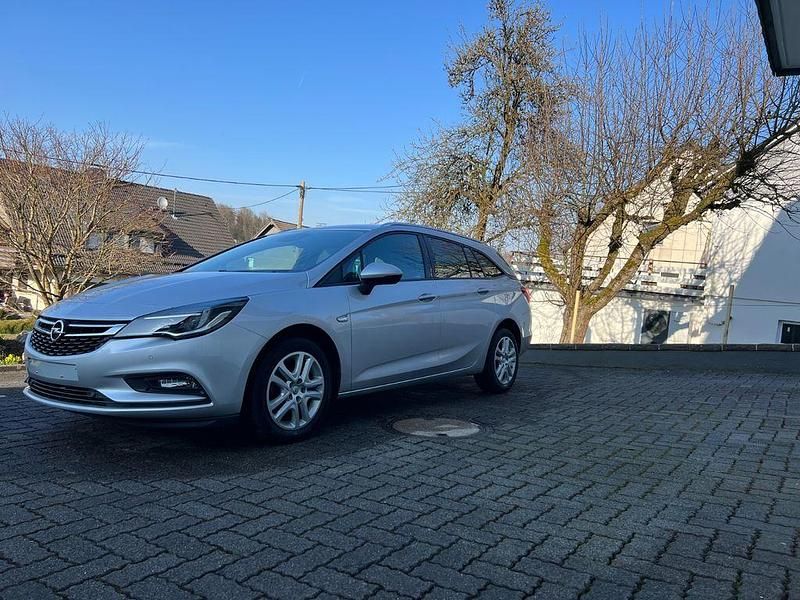 Gebraucht Opel Astra Innovation 125 PS (91 kW) 2017 Silber Kombi