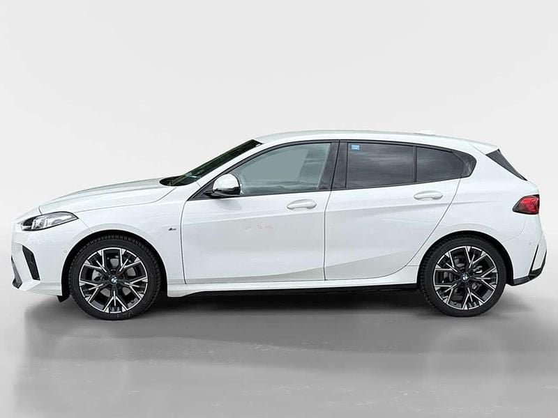 Gebraucht BMW 120 M Sport 156 PS (114 kW) 2024 Alpinweiß uni Kleinwagen