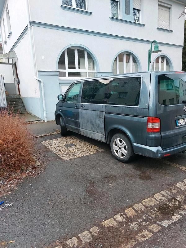 Gebraucht VW Multivan 174 PS (127 kW) 2024 Grau Van