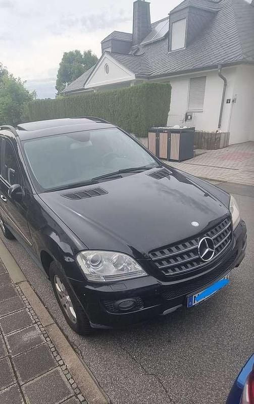 Schwarz Gebraucht 2007 Mercedes ML280 Edition 1 SUV | 5.750 € (Guter Preis) - Bild 1/4