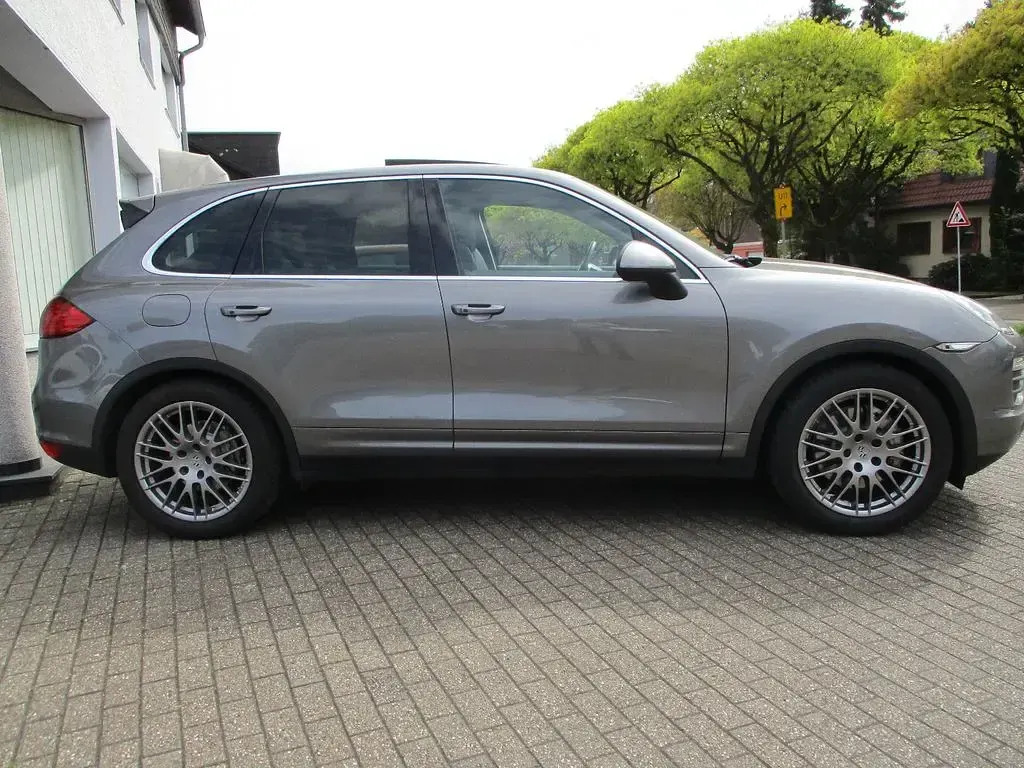 Second-hand Porsche Cayenne 400 CP (294 kW) 2012 Gri SUV