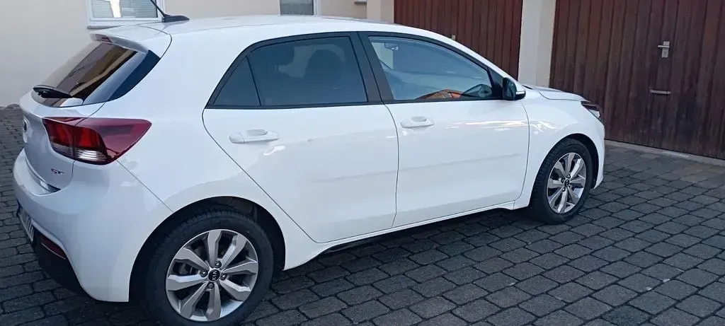 Gebraucht Kia Rio Vision 101 PS (74 kW) 2022 Weiß Limousine