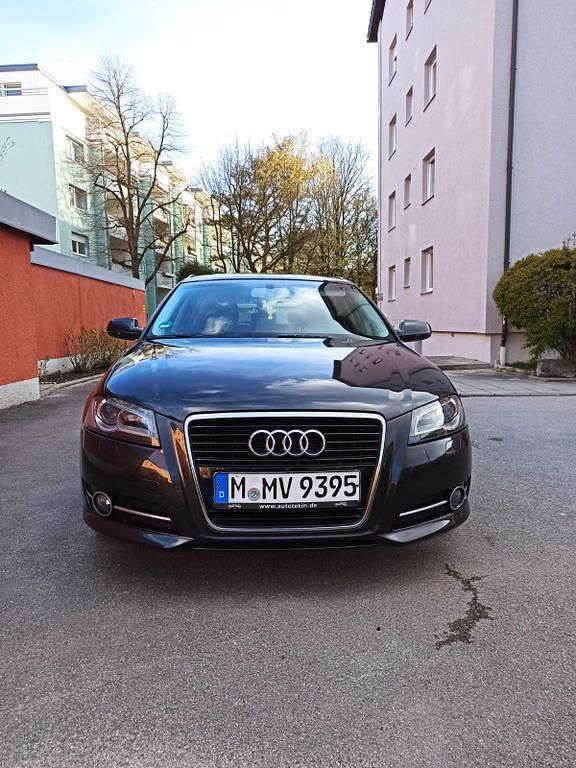Gebraucht Audi A3 Attraction 140 PS (102 kW) 2010 Kleinwagen