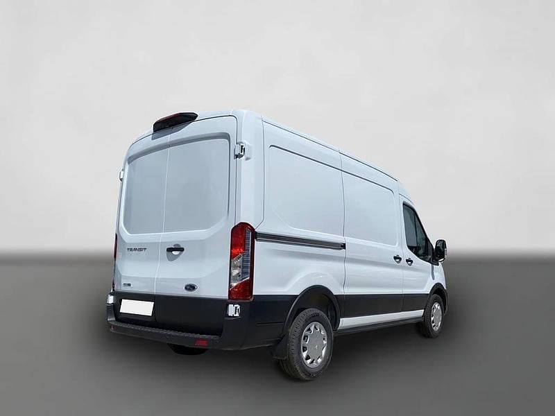Gebraucht Ford Transit Trend 131 PS (96 kW) 2023 Weiß Pickup