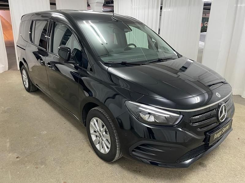 Gebraucht Mercedes EQT200 Premium 89 kW (122 PS) 2024 Loparitschwarz metallic Van / Kleinbus