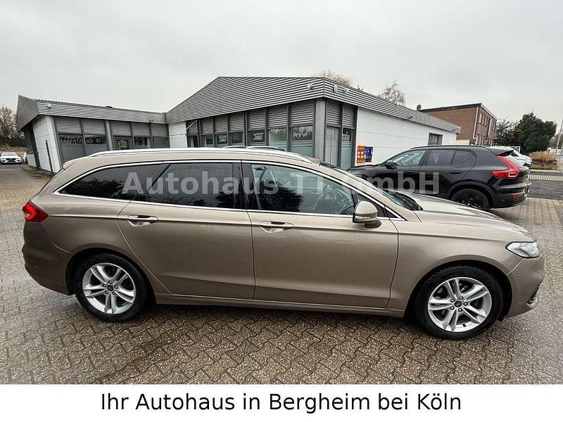 Gebraucht Ford Mondeo Titanium 190 PS (139 kW) 2019 Gold Limousine