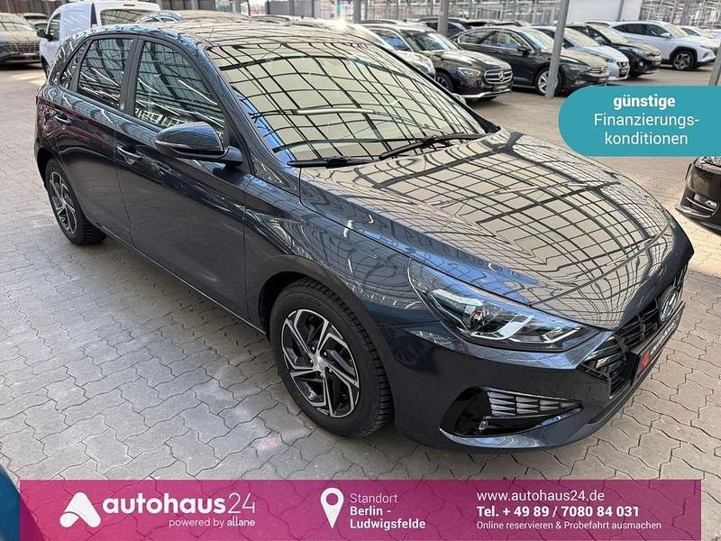 Schwarz Gebraucht 2021 Hyundai i30 Limousine | 16.170 € (Fairer Preis) - Bild 1/4