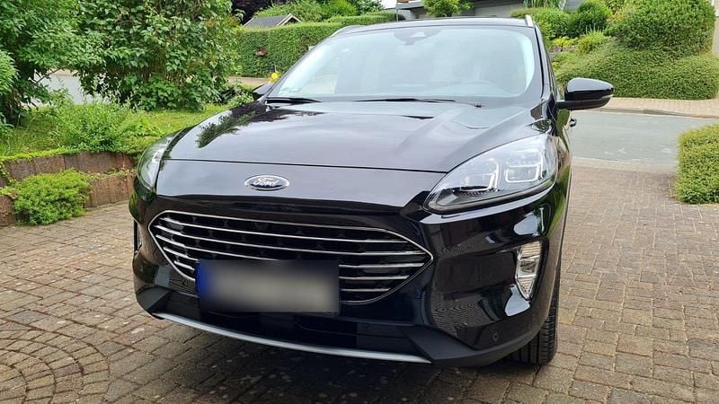 Schwarz Gebraucht 2023 Ford Kuga Titanium X SUV | 23.950 € (Superpreis) - Bild 1/4