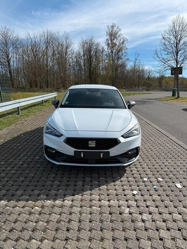 Gebraucht Seat Leon FR 158 PS (116 kW) 2020 Weiß Limousine