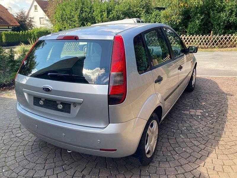 Silber Gebraucht 2004 Ford Fiesta Ghia Kleinwagen | 1.470 € (Guter Preis) - Bild 1/4