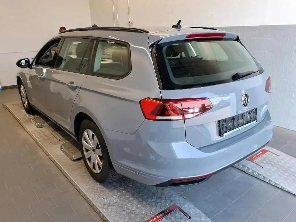 Gebraucht VW Passat Conceptline 122 PS (89 kW) 2022 Grau Kombi