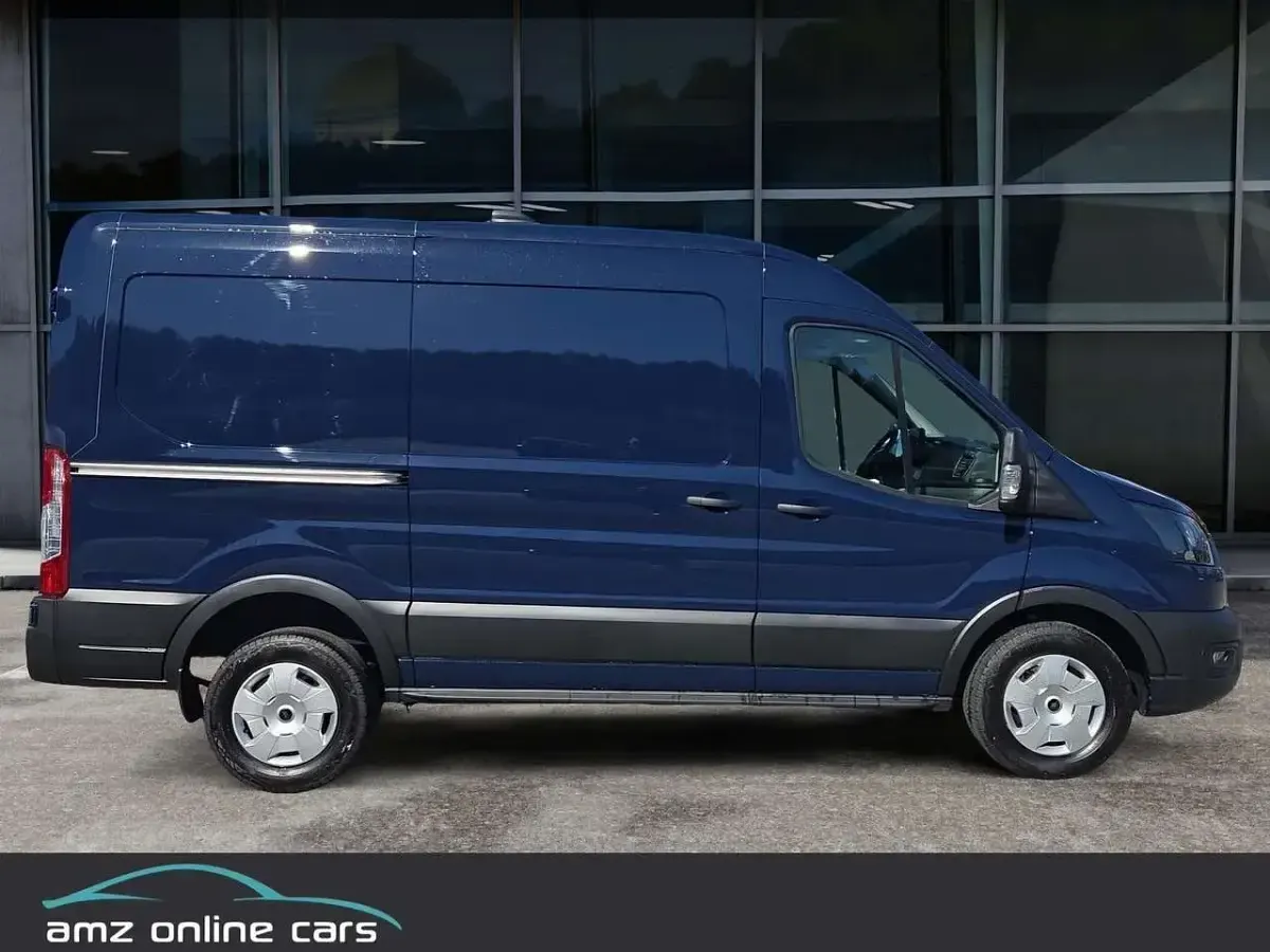 Neu Ford Transit Trend 131 PS (96 kW) 2025 Blau Limousine