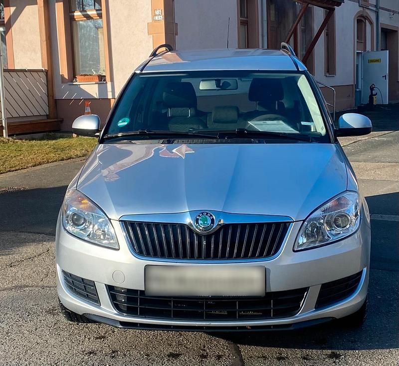 Gebraucht Skoda Roomster 2011 Silber Van / Kleinbus