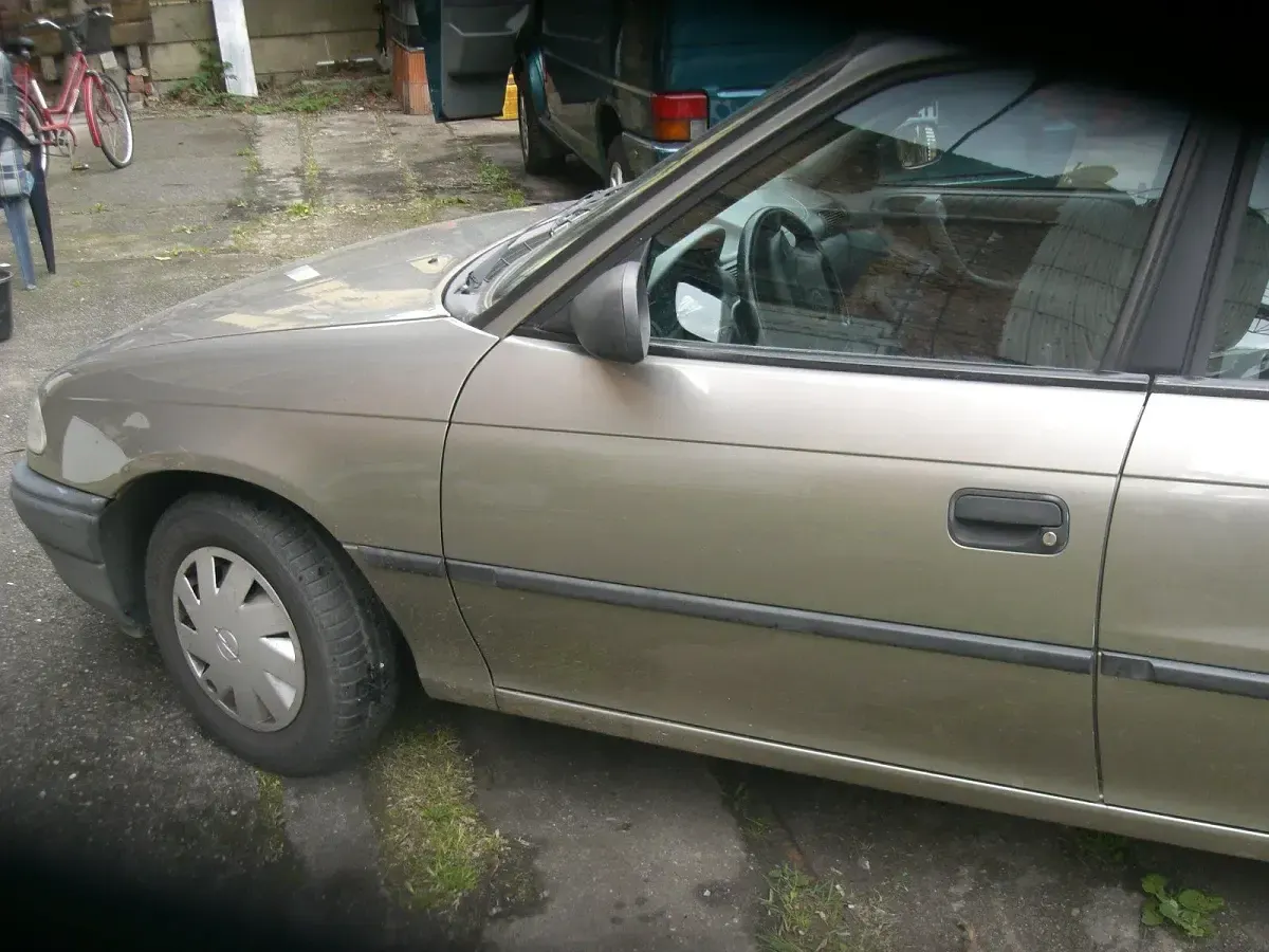 Gebraucht Opel Astra 64 PS (47 kW) 1996 Silber Kleinwagen
