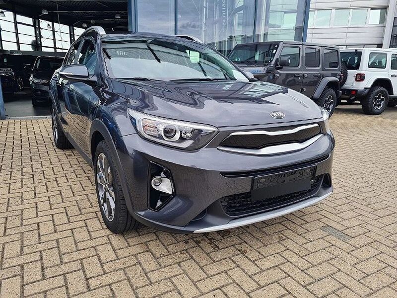 Grau Gebraucht 2020 Kia Stonic Vision SUV | 17.349 € (Etwas zu teuer) - Bild 1/4