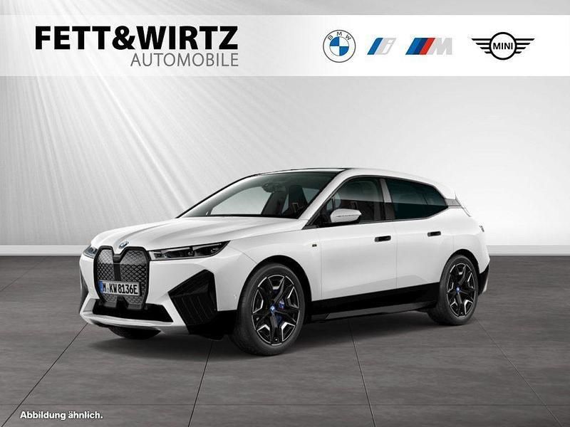 Mineralweiss metallic Gebraucht 2023 BMW iX Sport Line SUV | 76.790 € (Superpreis) - Bild 1/2