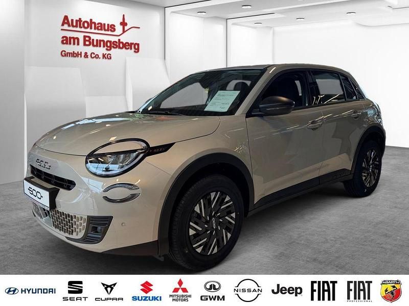 Beige Neu 2025 Fiat 600 SUV | 29.390 € (Teuer) - Bild 1/3